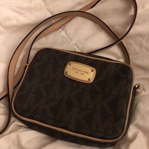 Micheal Kors Crossbody Bag